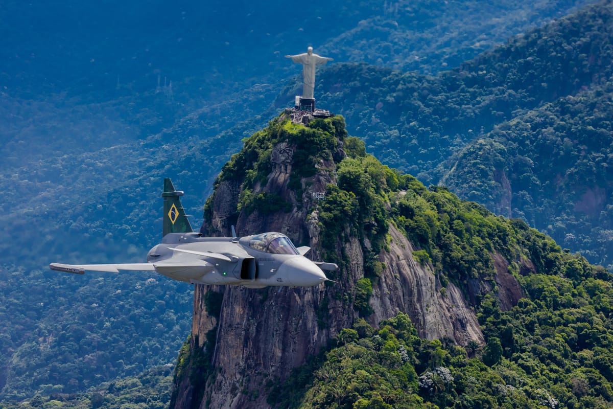 Ukraine receives €3.5bn from the EU for drones and Gripen fighters
